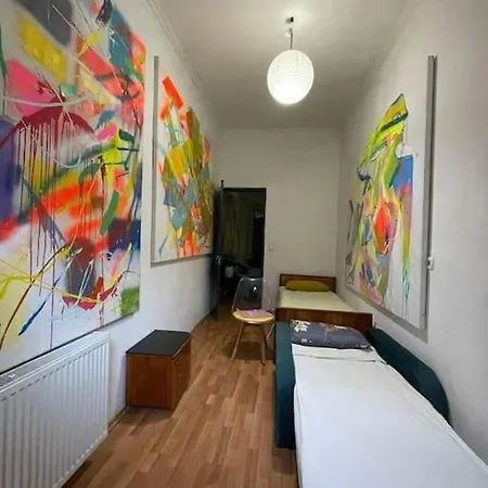 Cozy Art House In An Old Tbilisi Apartment Exterior photo