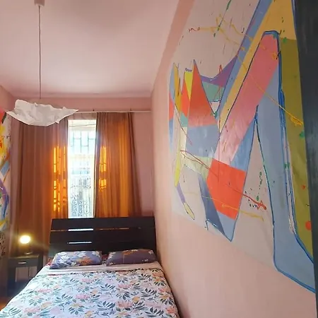 Cozy Art House In An Old Tbilisi Apartment Exterior photo
