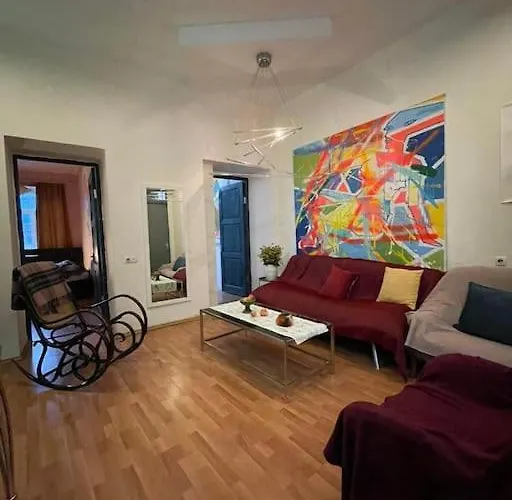 Cozy Art House In An Old Tbilisi